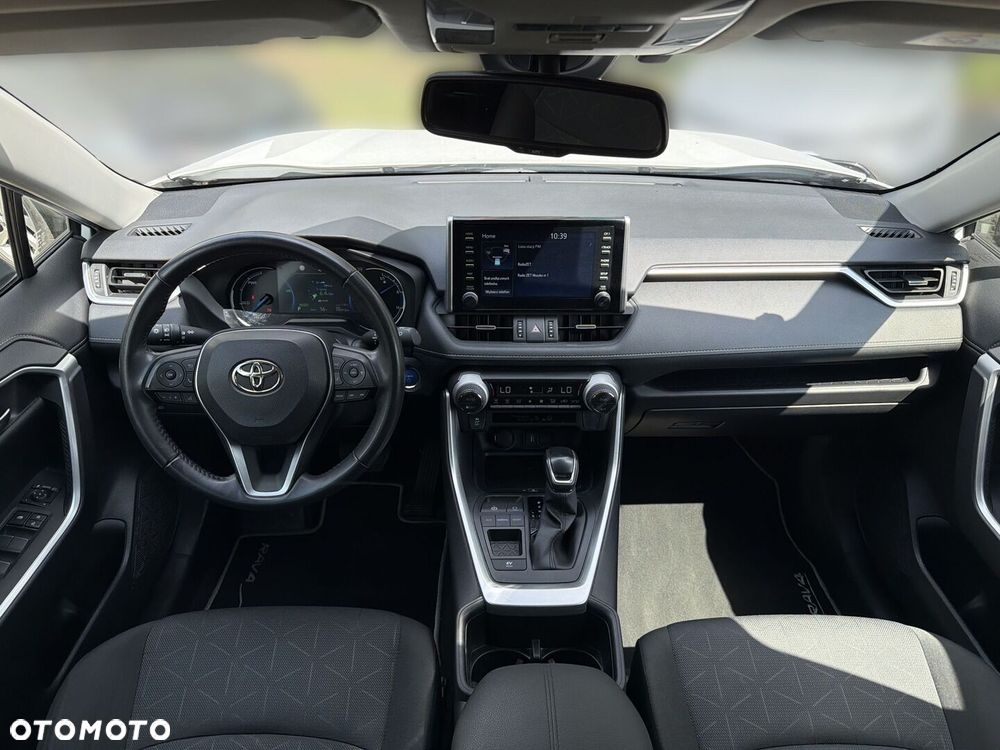 Toyota RAV4 - 8