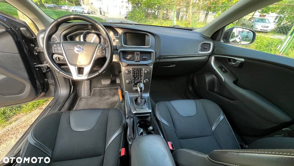 Volvo V40 D2 Drive-E SCR R-Design Momentum - 8