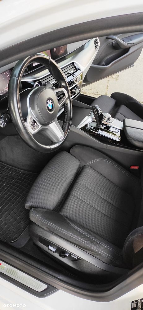 BMW Seria 5 530i mHEV M Sport sport - 14