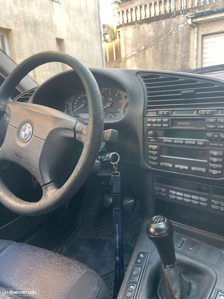 BMW 318 tds Touring - 7