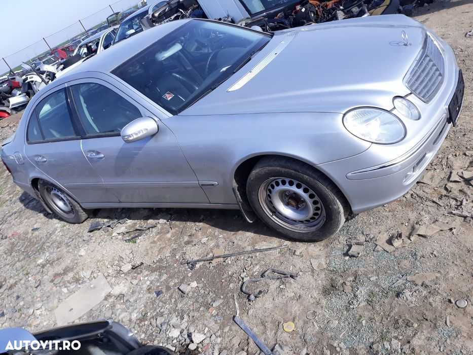 Dezmembrez Mercedes Benz e200 e220 cdi w211 - 8