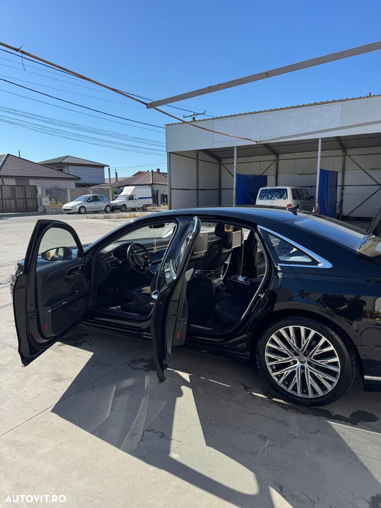 Audi A8 - 8
