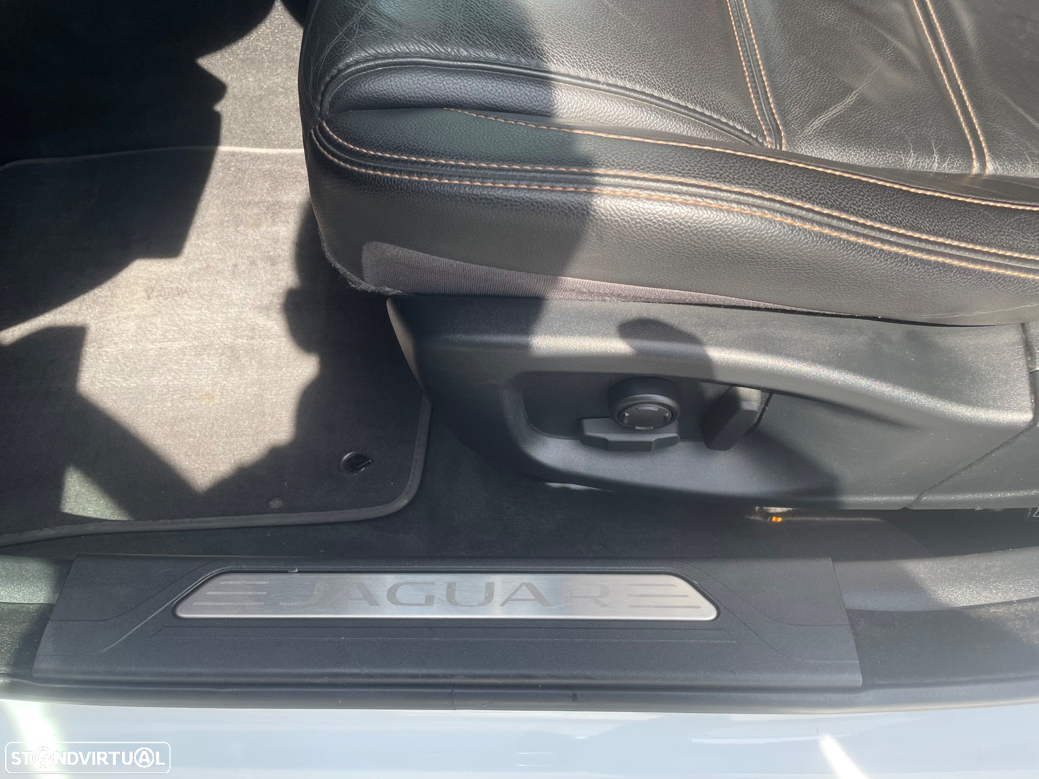 Jaguar XE 2.0 D Prestige Aut. - 11