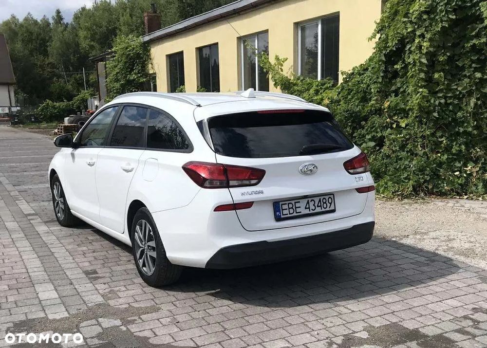 Hyundai i30 1.6 D Comfort DCT - 5