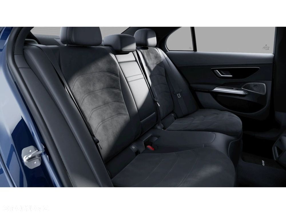Mercedes-Benz Klasa E 220 d mHEV 4-Matic AMG 9G-Tronic - 11