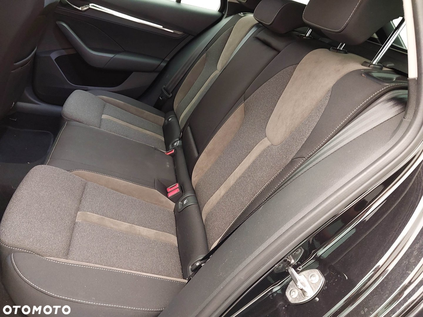 Skoda Octavia Combi 2.0 TDI DSG 4x4 Scout First Edition - 17