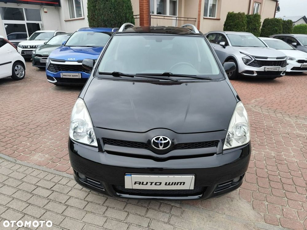 Toyota Corolla Verso - 8