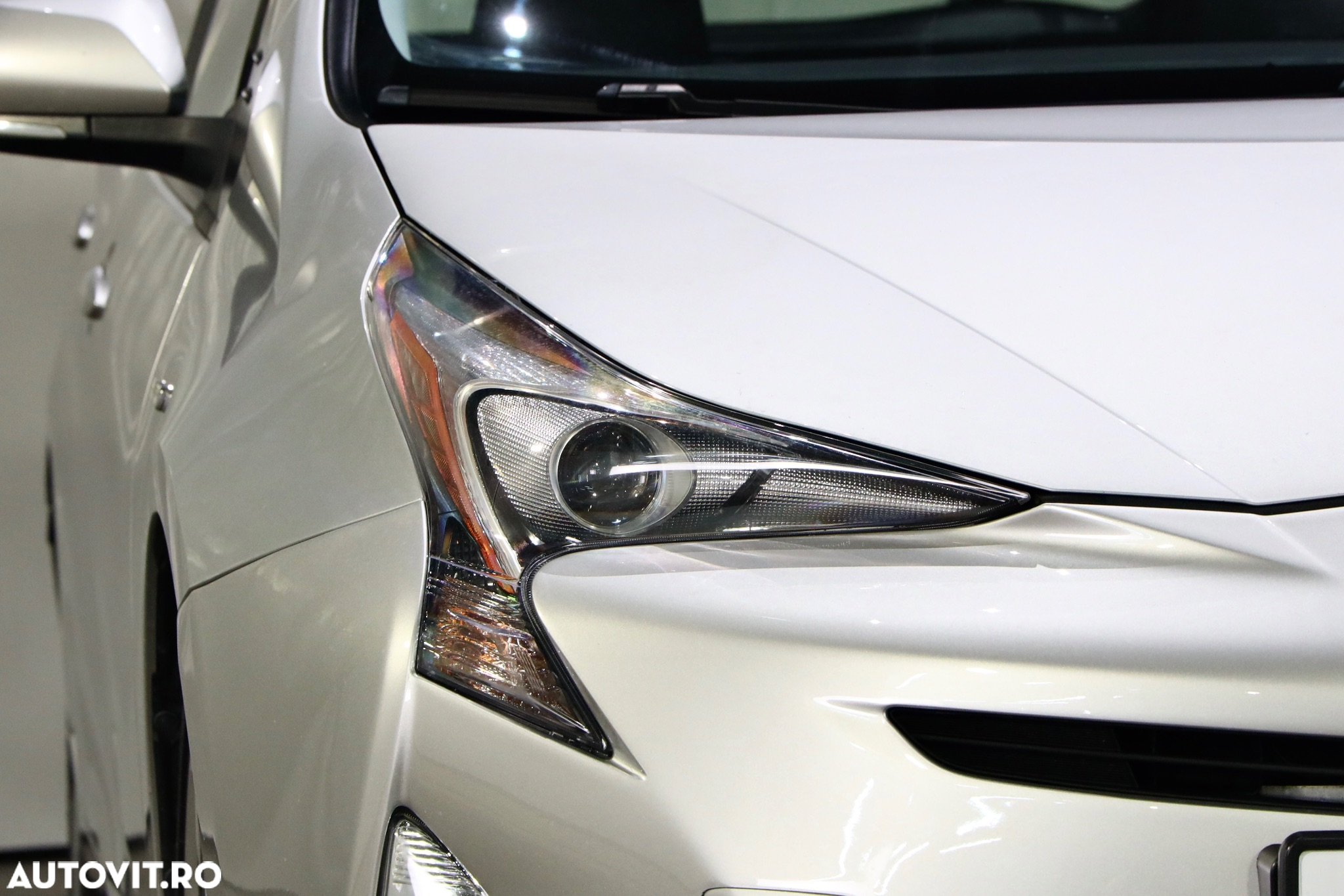 Toyota Prius 1.8 Dual VVT-i Sol - 35