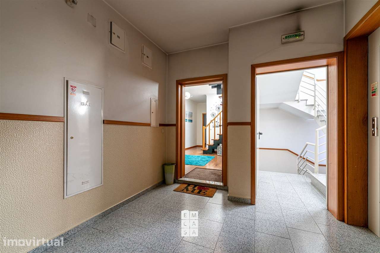 Apartamento T3 Venda em Oliveira de Azeméis, Santiago de Riba-Ul, Ul, - Grande imagem: 2/58