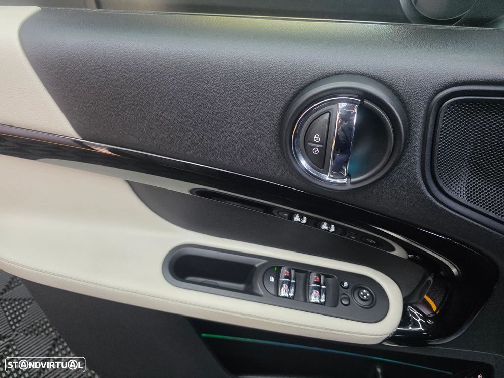 MINI Countryman Cooper SE ALL4 Auto - 43