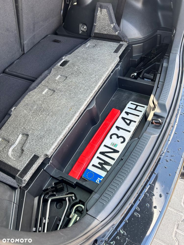 Toyota Verso 1.8 Prestige 7os - 13
