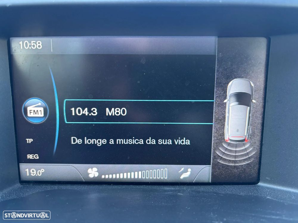 Volvo XC 60 2.0 D3 R-Design Geartronic - 32