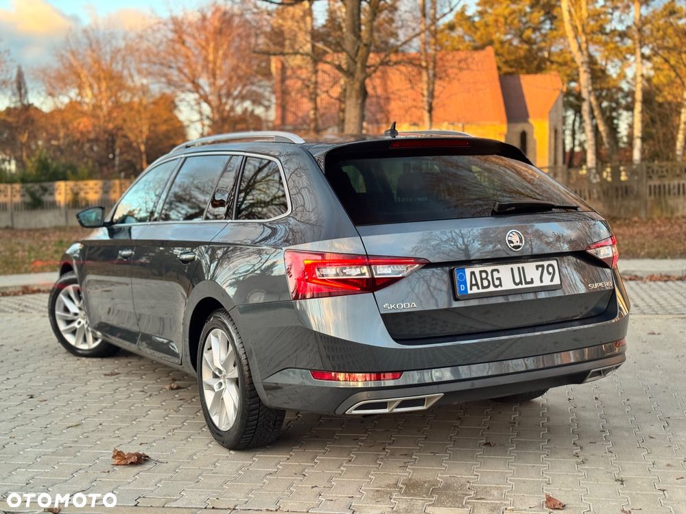 Skoda Superb 2.0 TDI DSG Premium Edition - 29