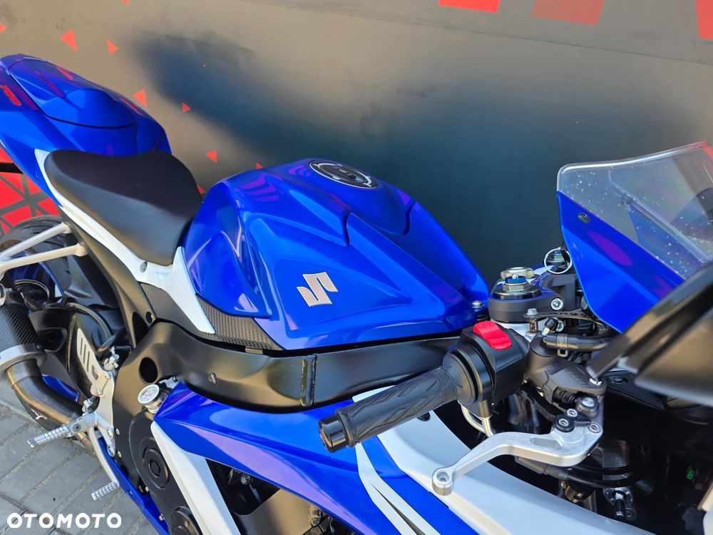 Suzuki GSX-R - 16