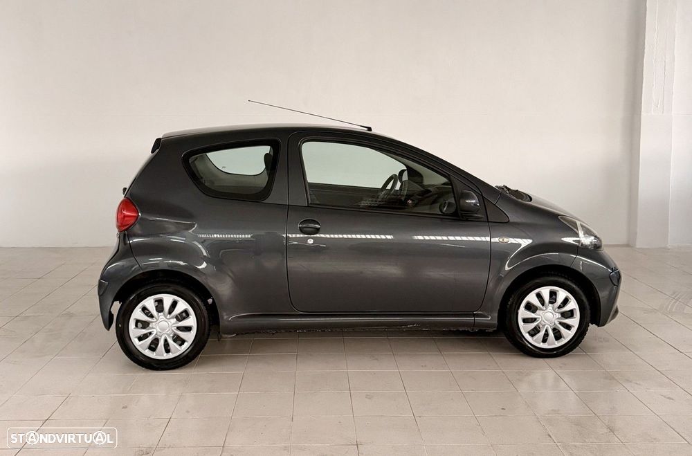 Toyota Aygo 1.0 + AC - 3