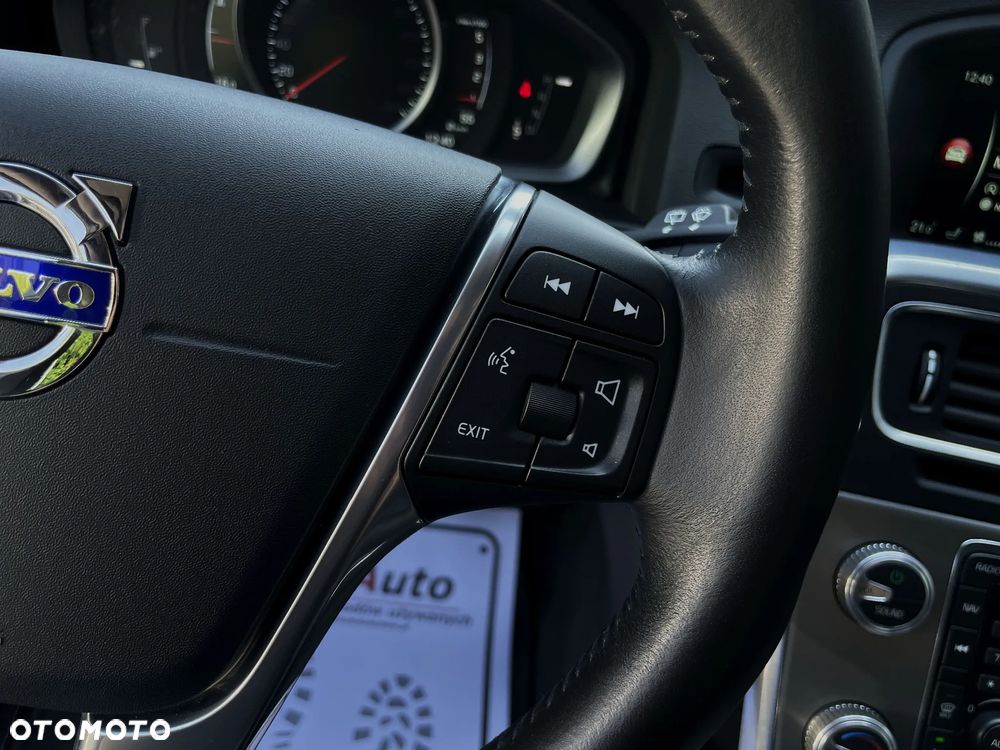 Volvo V60 D4 Geartronic Summum - 26