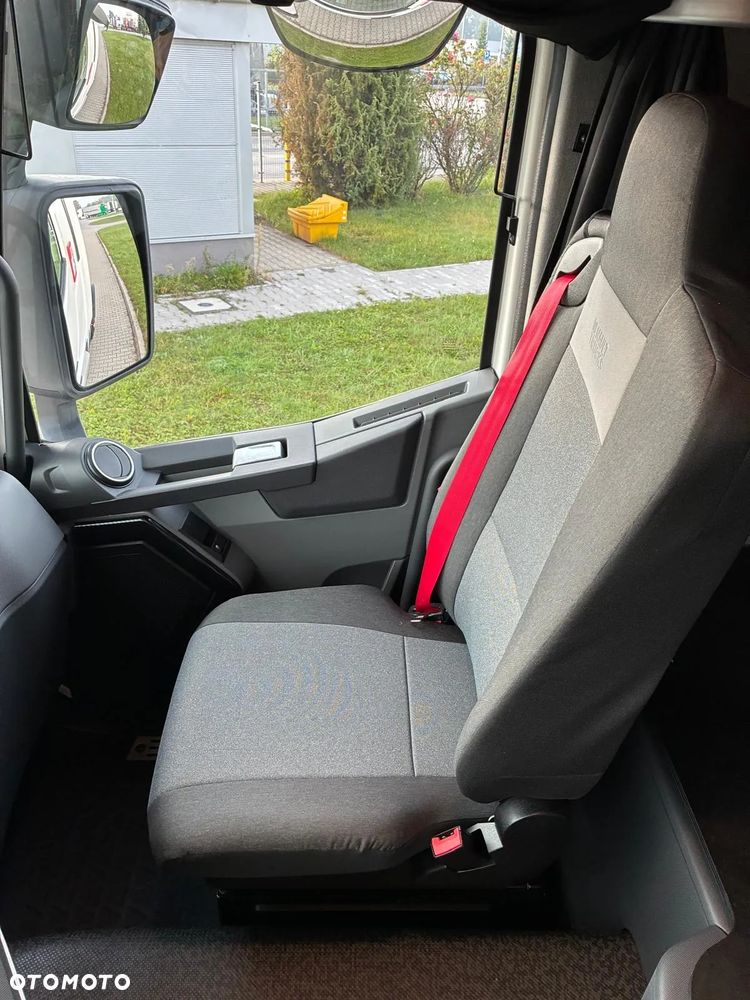 Renault T480 Sleeper Cab - 9