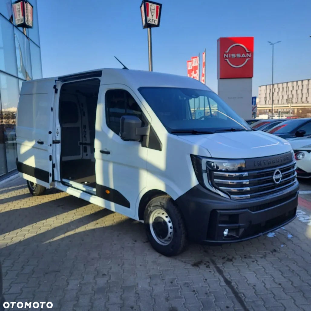 Nissan Interstar - 3