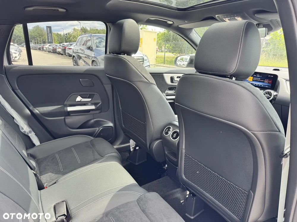 Mercedes-Benz GLA 200 mHEV AMG Line 7G-DCT - 17