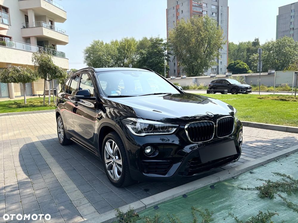 BMW X1 xDrive20i Sport Line - 1