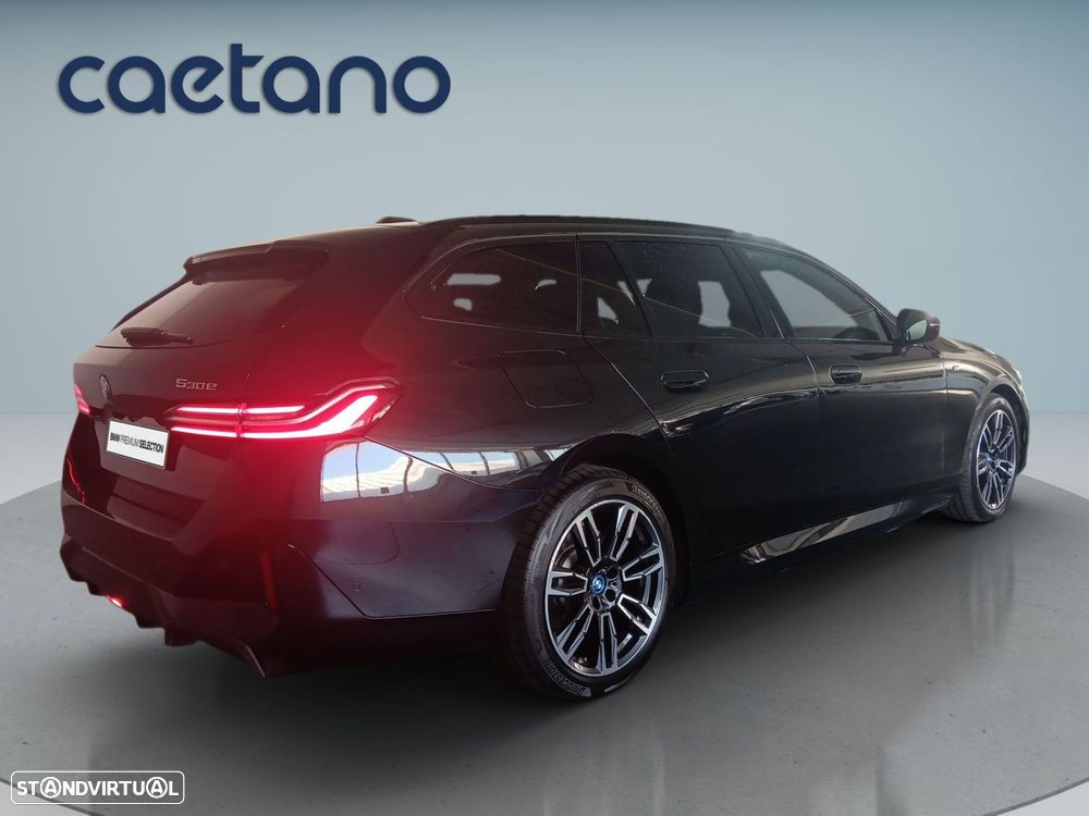 BMW 530 e Pack Desportivo M - 5