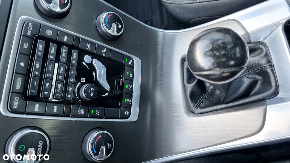 Volvo V60 D4 Momentum - 30