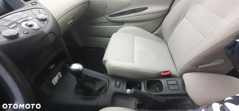 Nissan Primera - 27