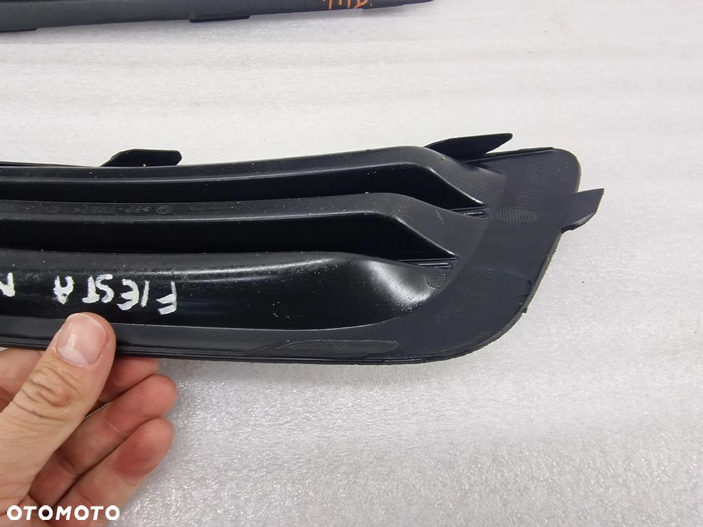 FORD FIESTA MK7 LIFT 12-17 PRAWA KRATKA BOCZNA ZDERZAKA PRZEDNIEGO PRZÓD , NR C1BB-15A222A , NR AUKCJI A/111 - 4