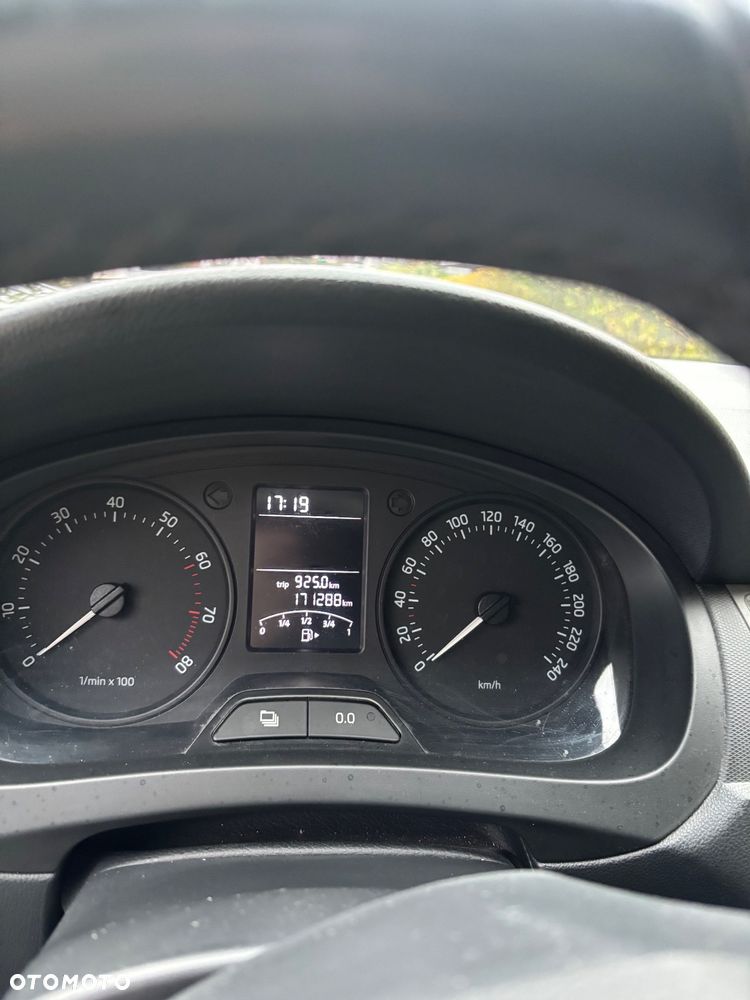 Skoda RAPID 1.2 Active - 4