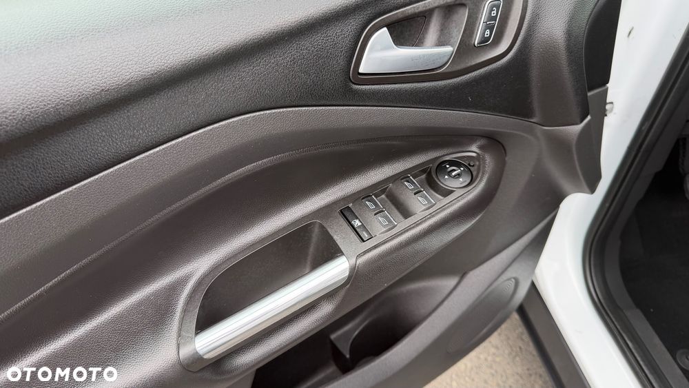 Ford Kuga - 27
