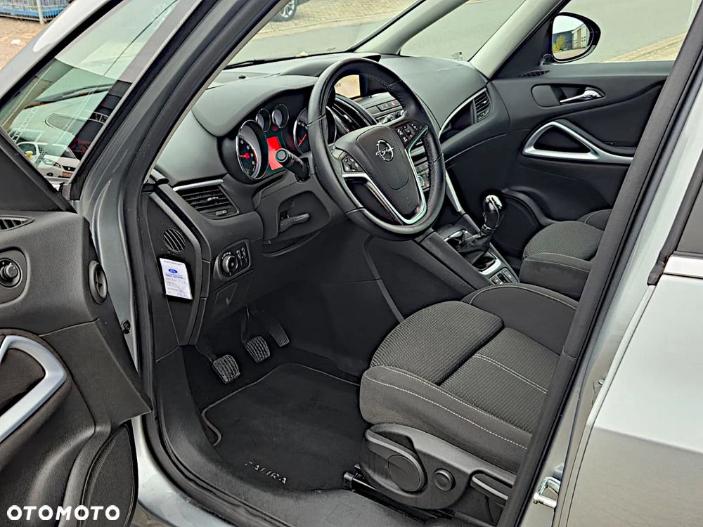 Opel Zafira - 28