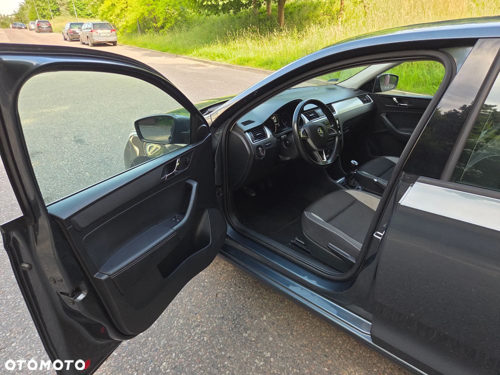Skoda RAPID 1.2 TSI Ambition - 17
