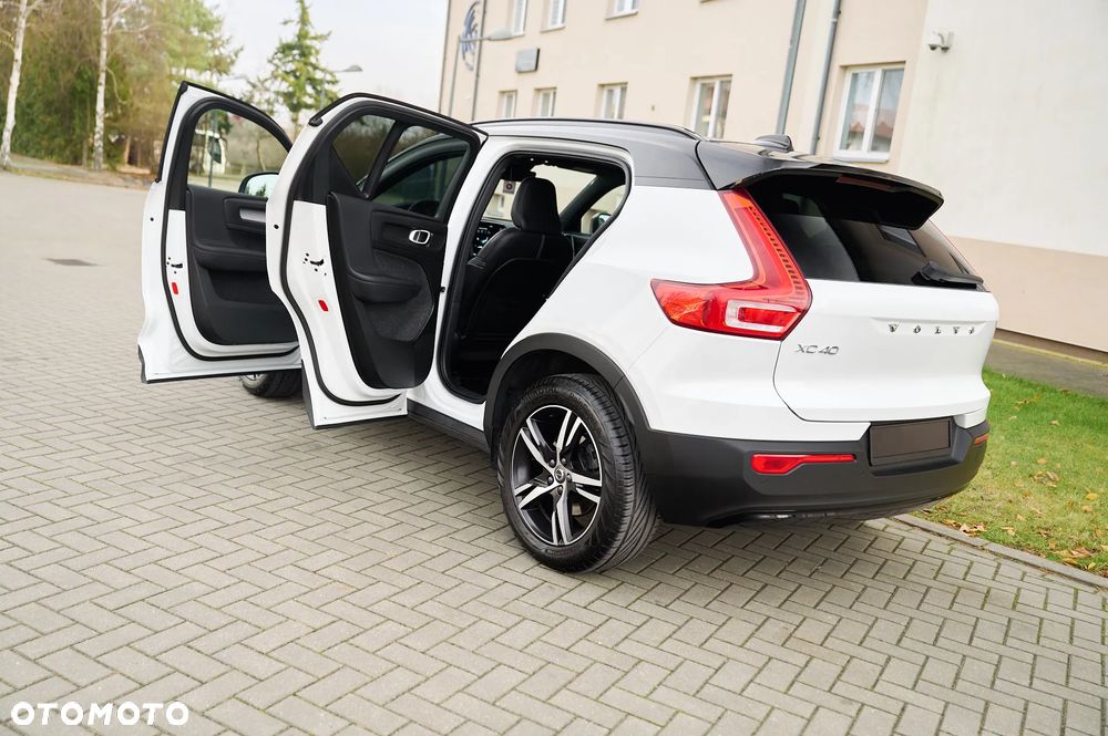Volvo XC 40 - 25
