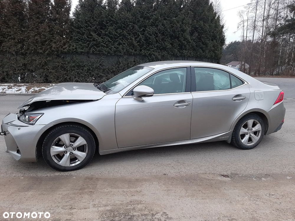 Lexus IS 300h Comfort - 8
