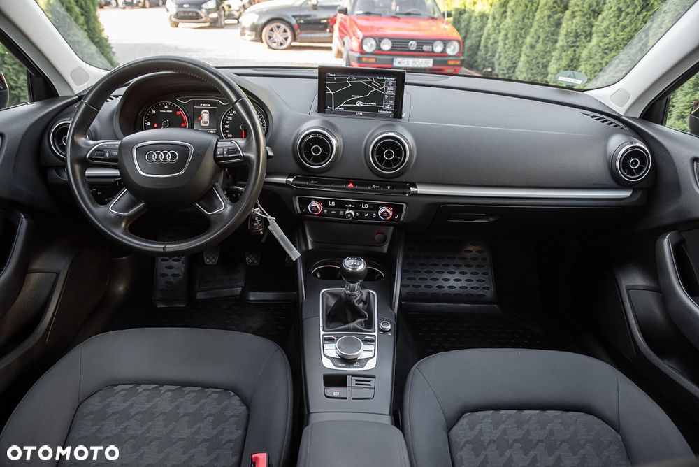 Audi A3 Sportback 1.6 TDI Attraction - 25