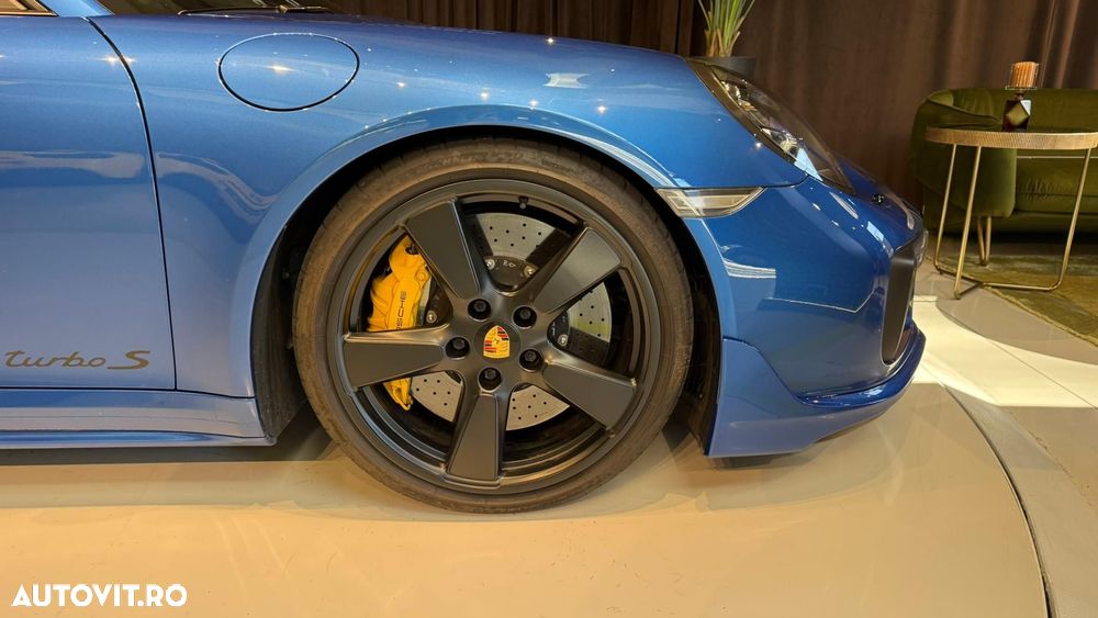 Porsche 911-TURBO-S - 4