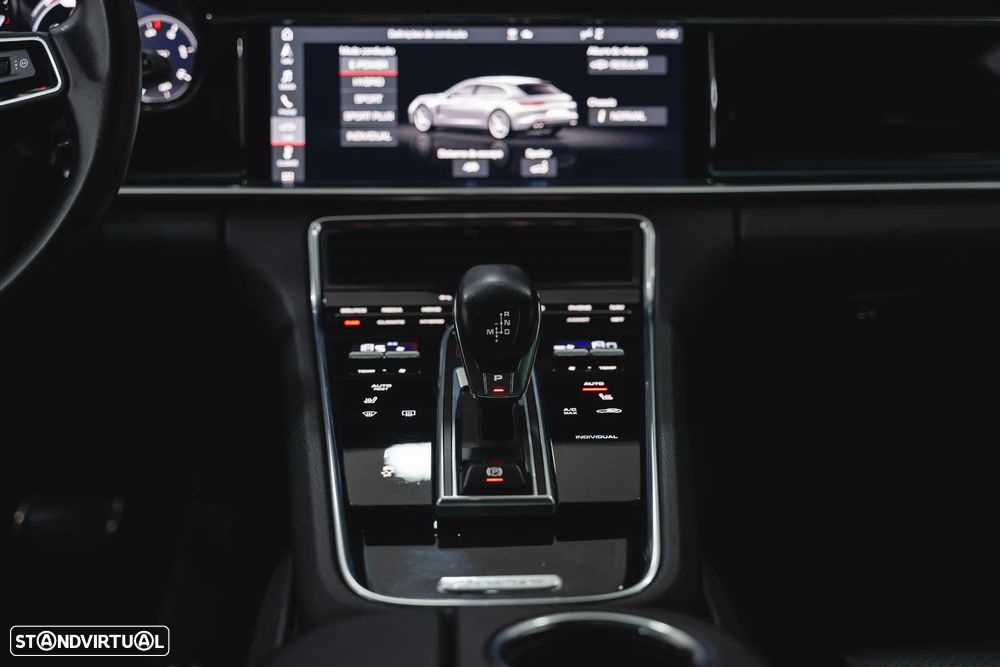 Porsche Panamera Sport Turismo 4 E-Hybrid Platinum Edition PDLS - 35
