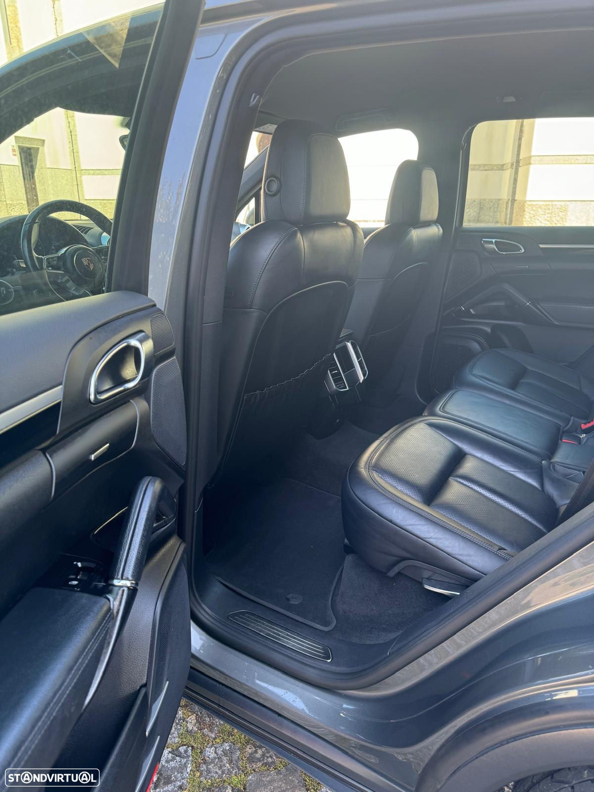 Porsche Cayenne Diesel Platinum Edition - 15