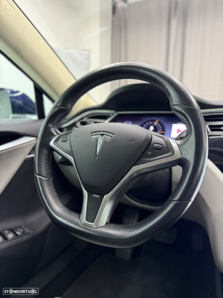Tesla Model S 85 - 18