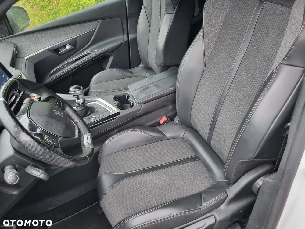 Peugeot 5008 - 21