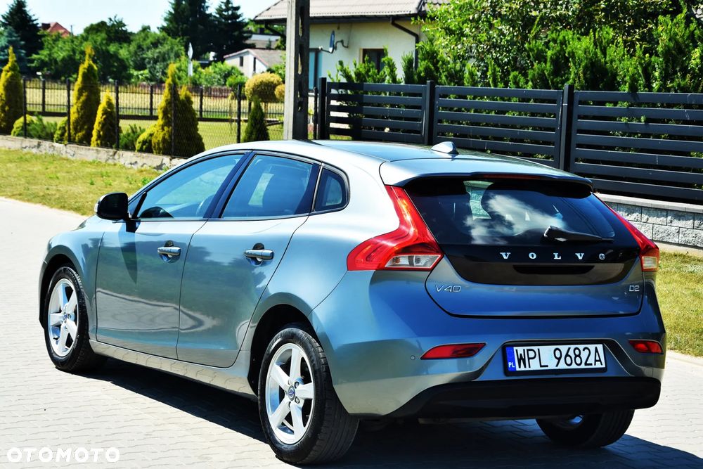 Volvo V40 D2 Momentum - 8