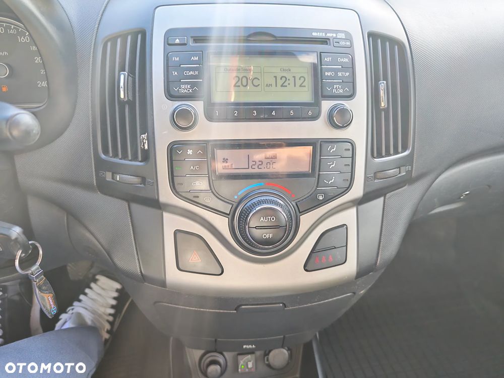 Hyundai i30 2.0 Premium - 8