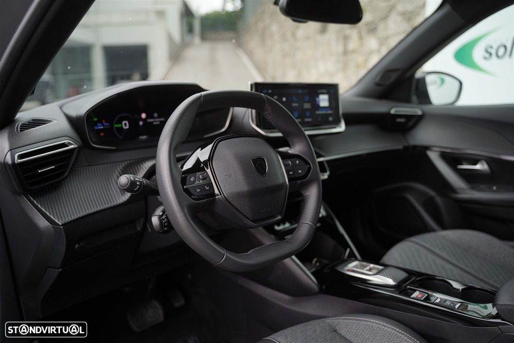 Peugeot e-2008 54 kWh Allure - 32