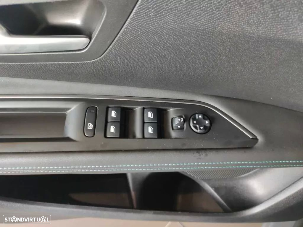 Peugeot 3008 1.6 Hybrid Allure Pack e-EAT8 - 15