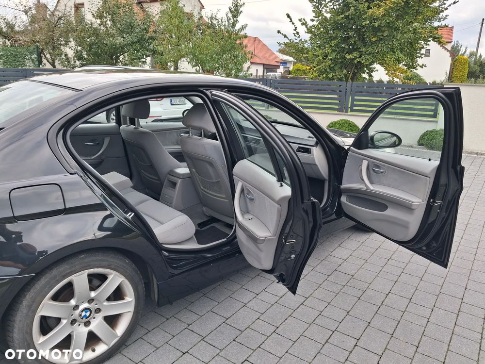 BMW Seria 3 320i - 12