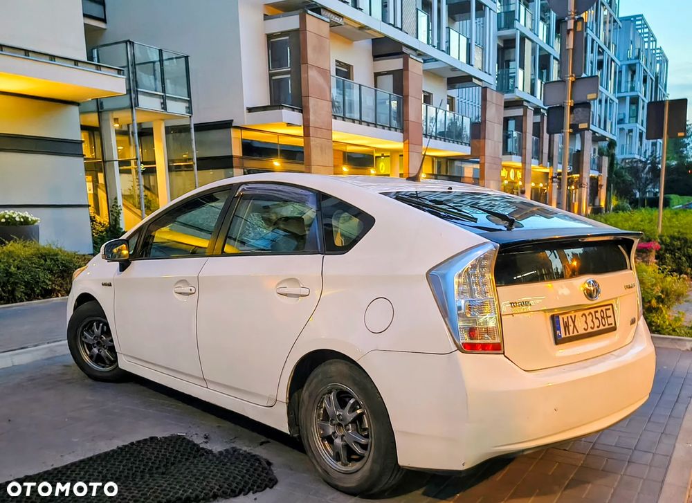 Toyota Prius 1.8 HSD Active - 4