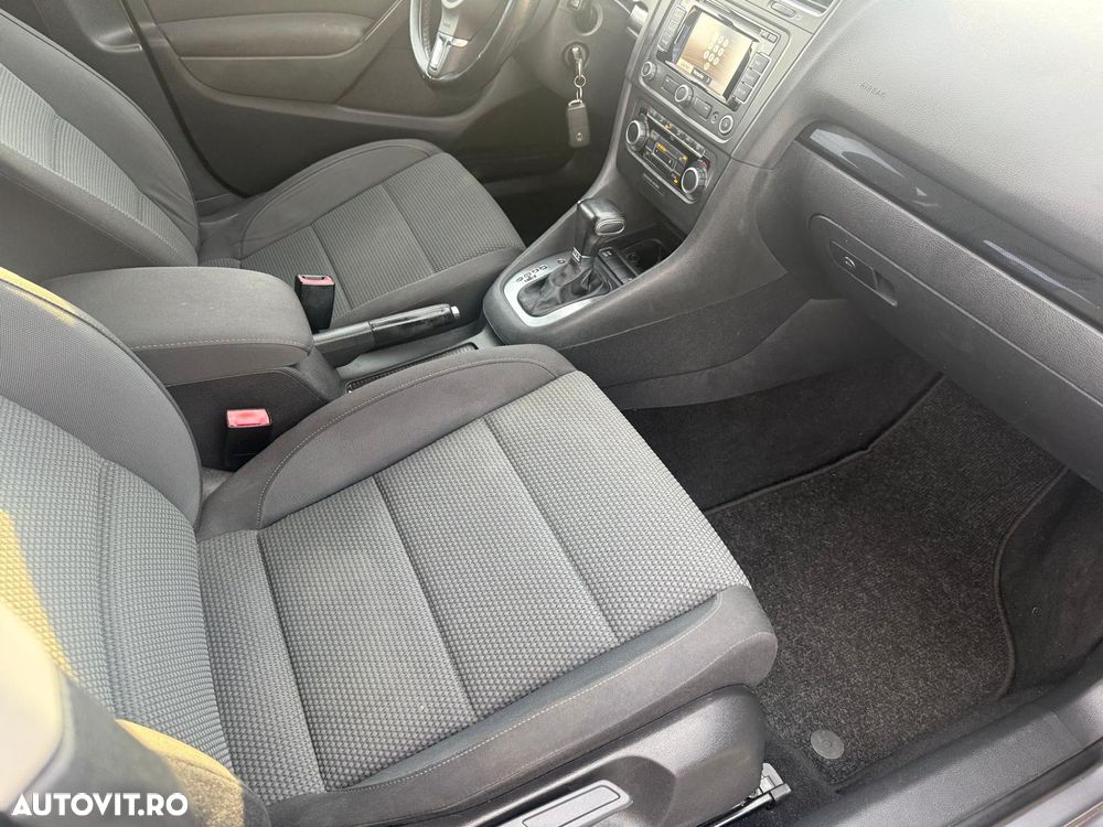 Volkswagen Golf - 6