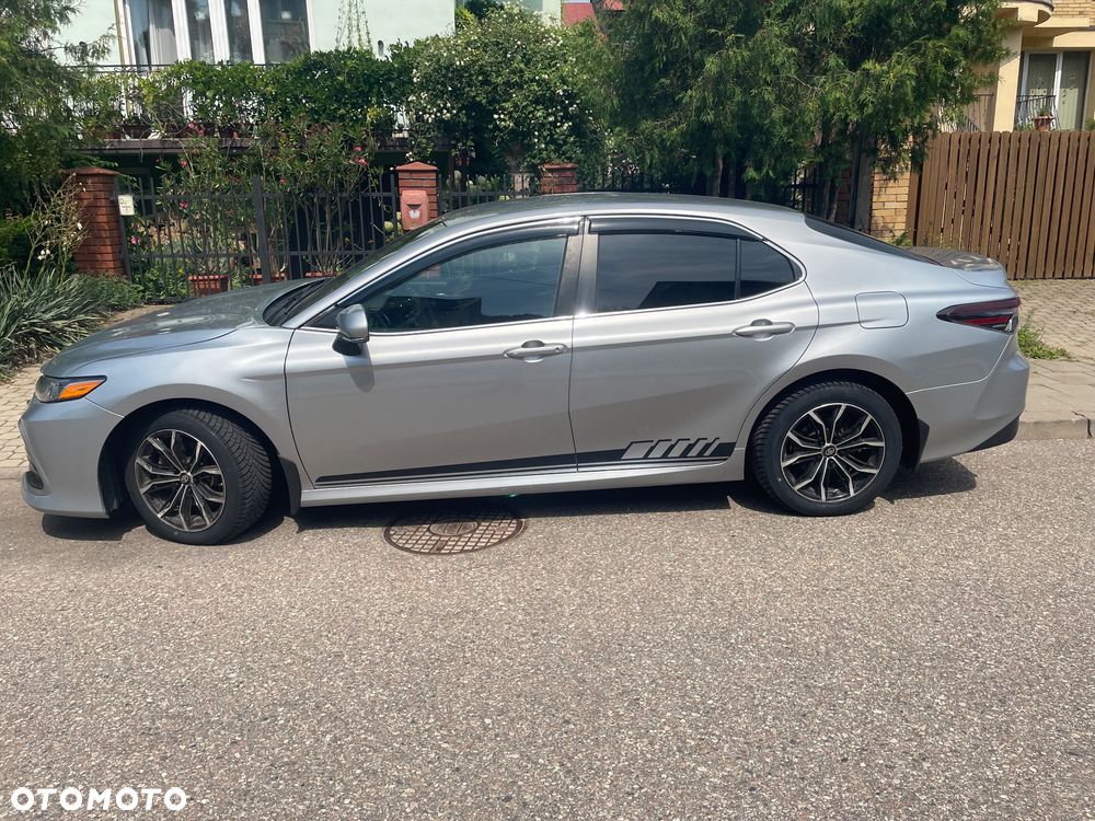 Toyota Camry 2.5 Hybrid Comfort CVT - 6