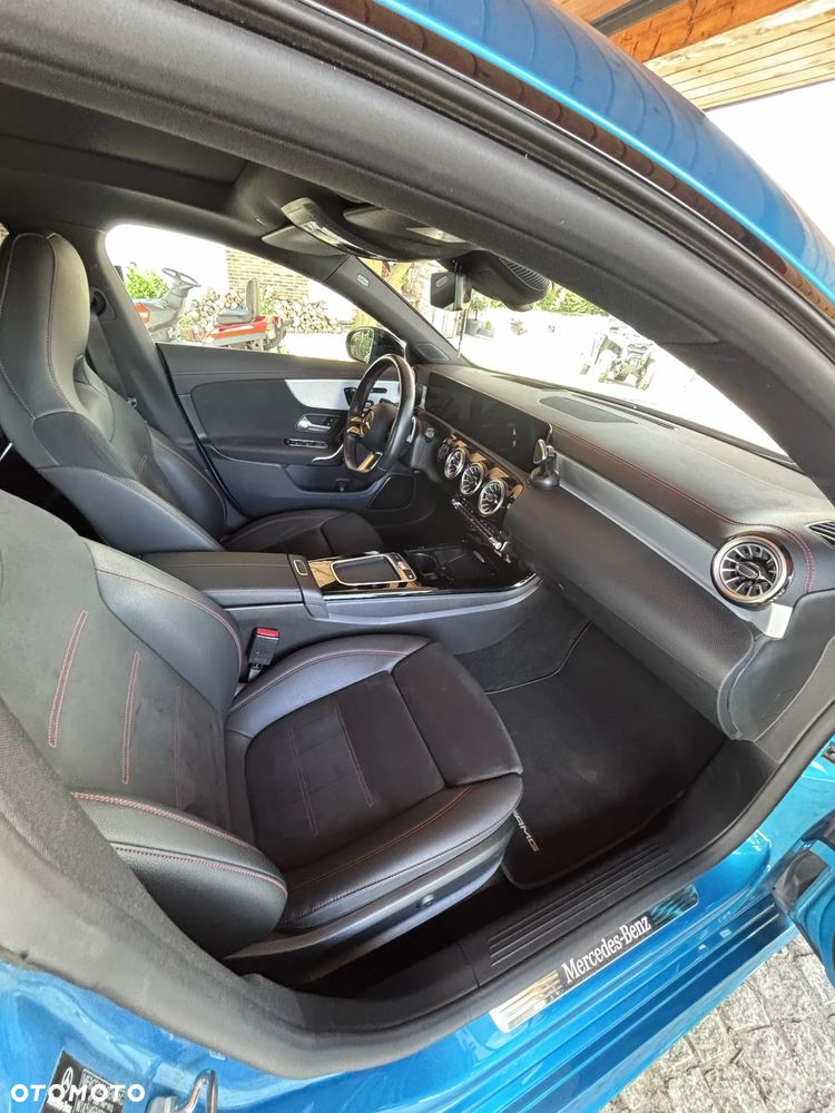 Mercedes-Benz CLA 220 mHEV 4-Matic AMG Line 8G-DCT - 6