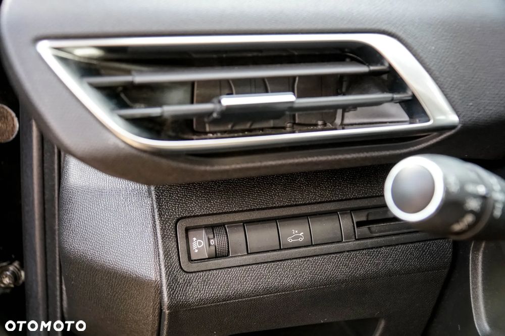 Peugeot 3008 BlueHDi 130 Stop & Start EAT8 Allure - 32